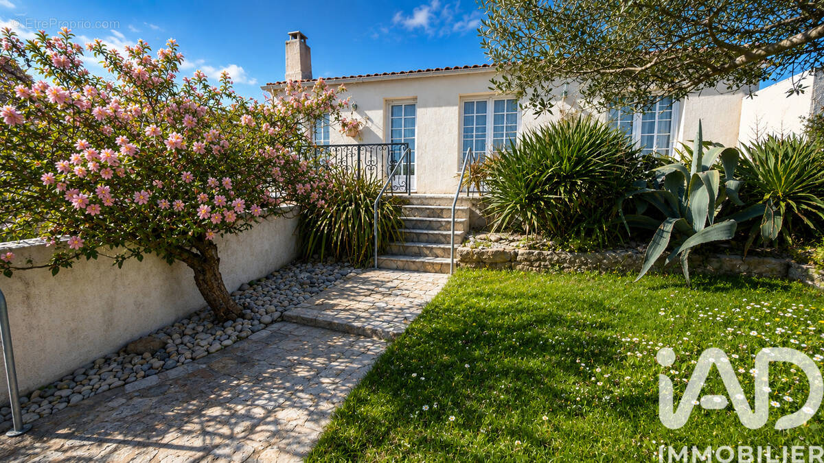 Photo 1 - Maison à ESNANDES