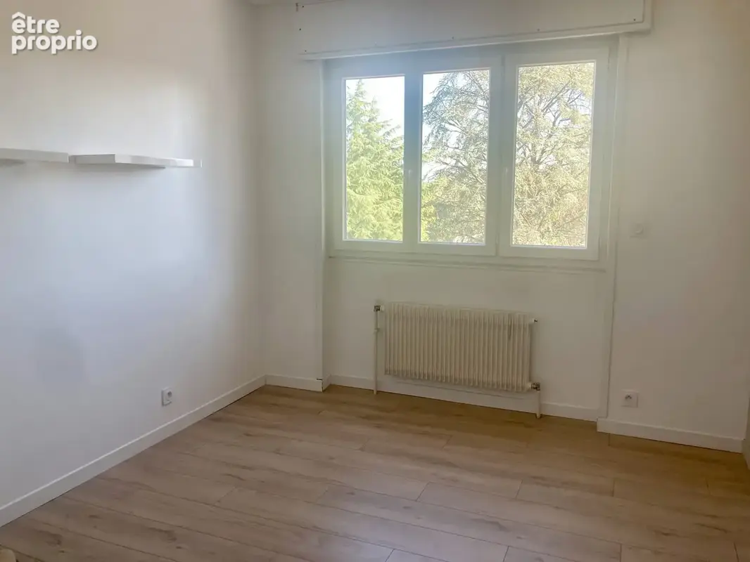 Exclusivité au Vernay - Spacieux T4 familial de 98 m2 - Pièce de vie moderne et lumineuse - DPE C - photo 9