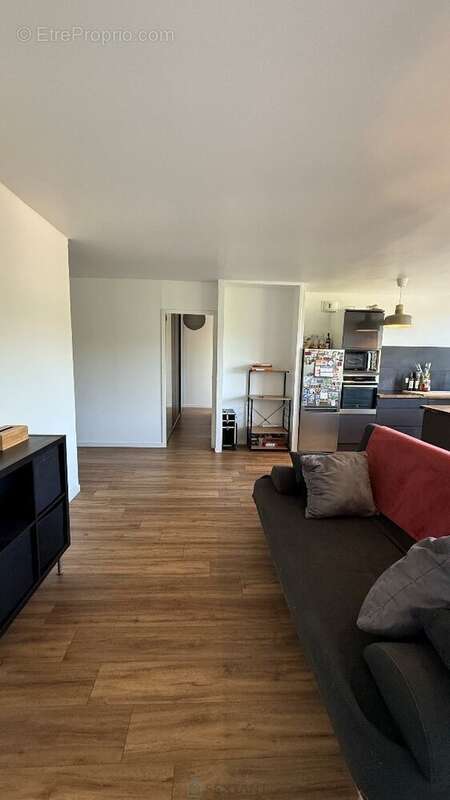 COUP DE CUR  Appartement 4 pièces entièrement rénové, lumineux, avec balcon et parking - photo 6