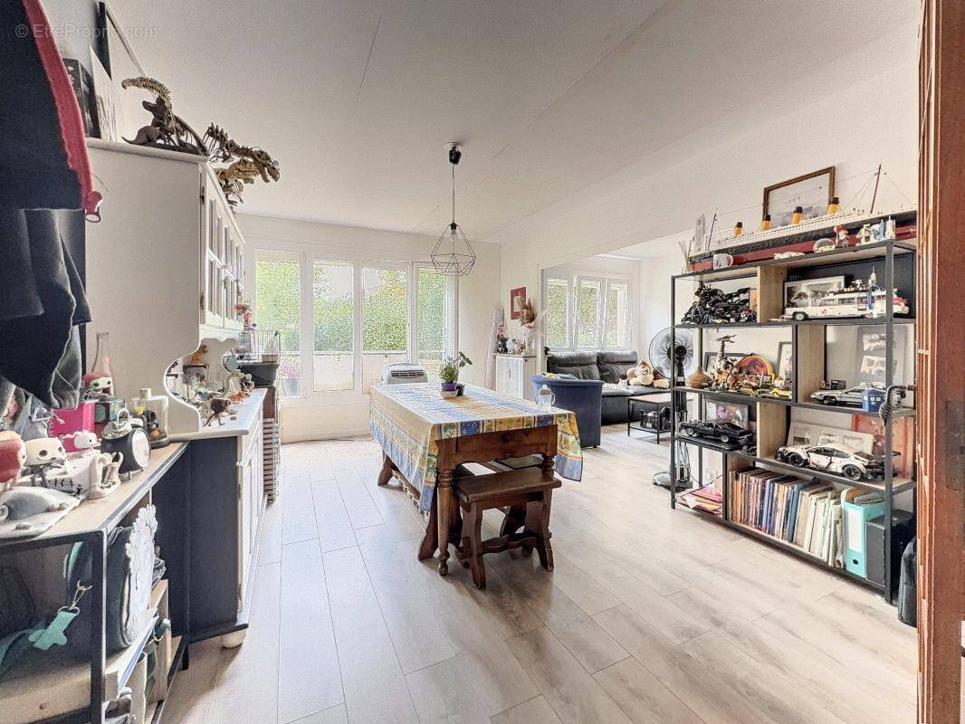 Appartement à CHENOVE
