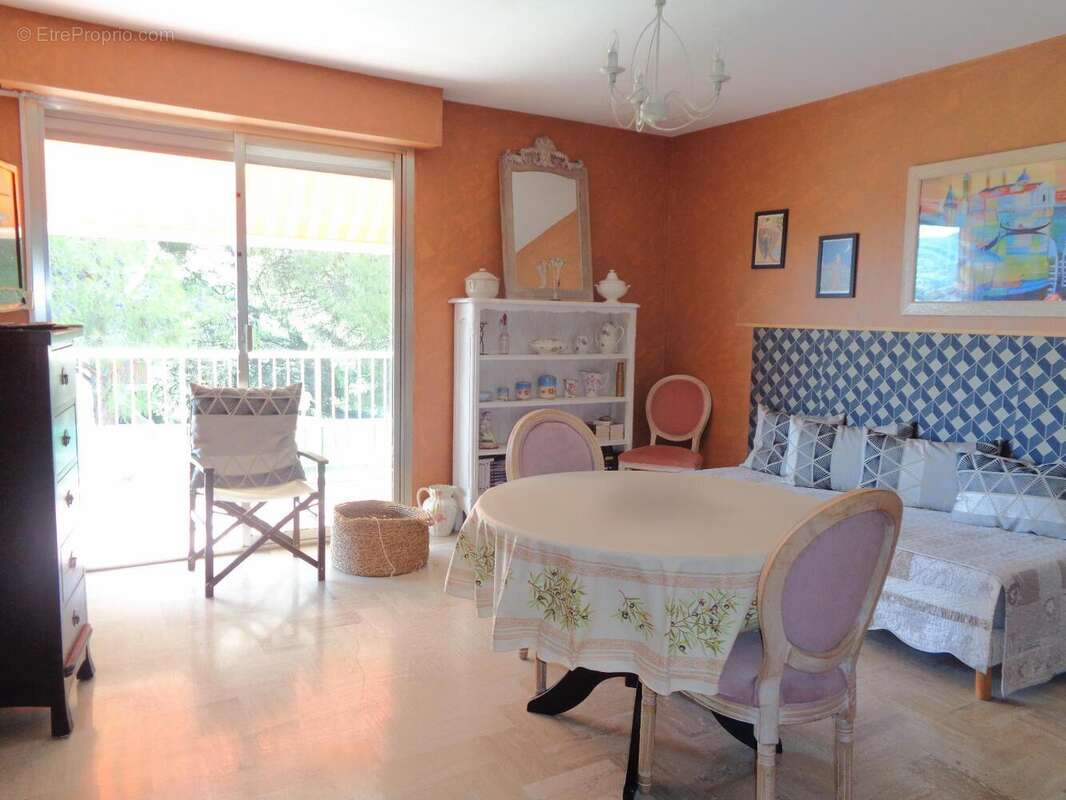   - Appartement à DRAGUIGNAN