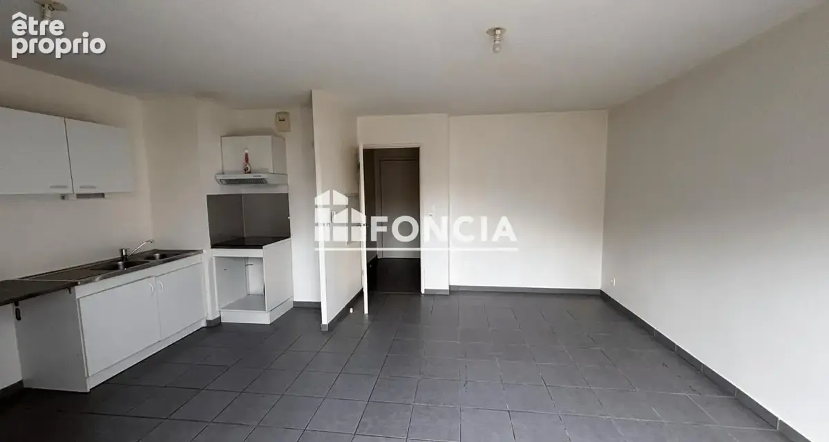 CASTANET : T3 en duplex avec terrasse et parking - photo 4