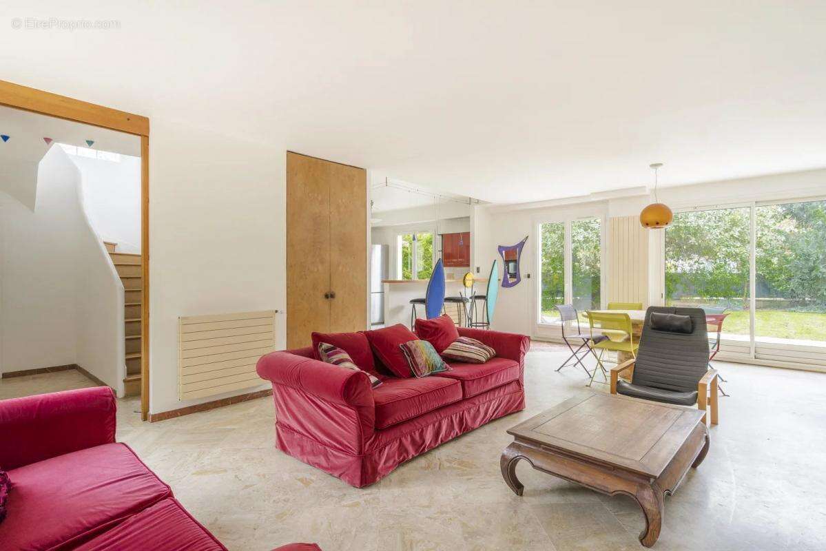 Maison à SAINT-MAUR-DES-FOSSES