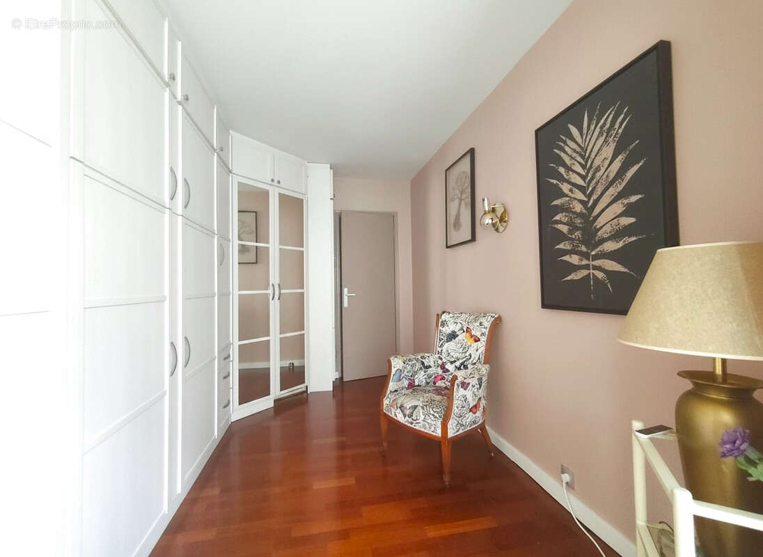 Appartement à PARIS-19E
