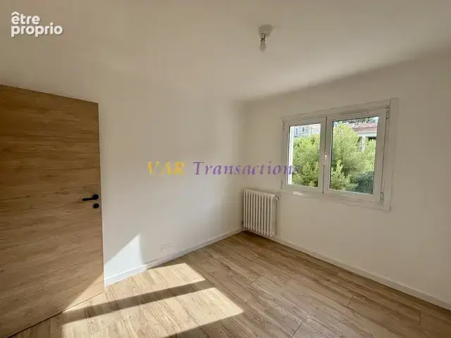 Pleine vue sur le port - Dernier étage - ascenseur- Immeuble et appartement Rénovation totale - - photo 6