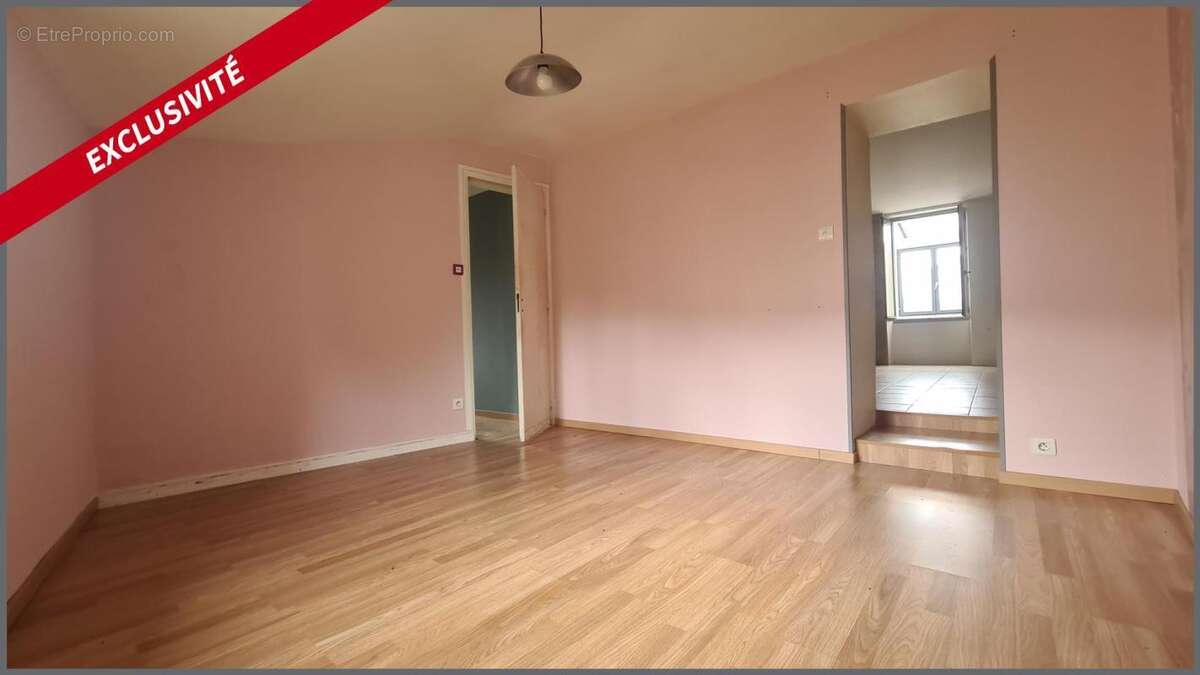 2/3 chambres, 1 bureau. Be lespace en pelouse avec garage - photo 2
