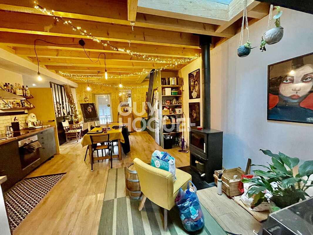 Appartement à CHENOVE