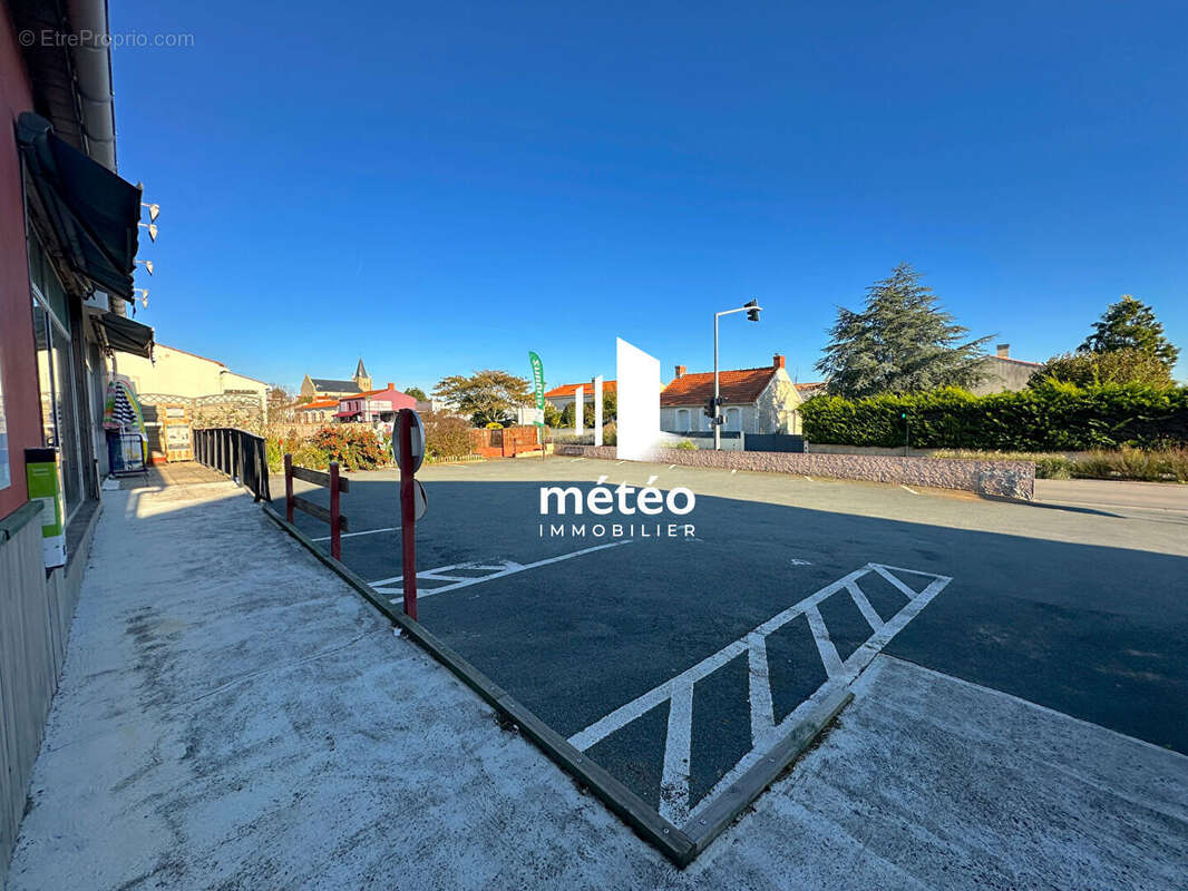 Commerce à LONGEVILLE-SUR-MER