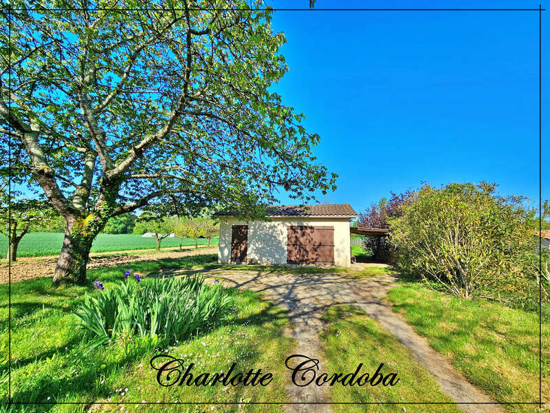 Maison à FEUGAROLLES