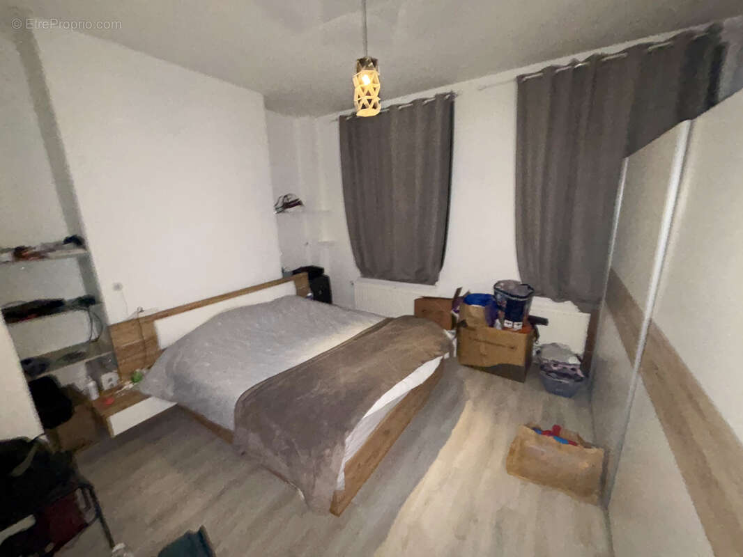 Investissement locatif: Dunkerque centre, appartement de 48m2, une chambre + cellier + cave. - photo 2