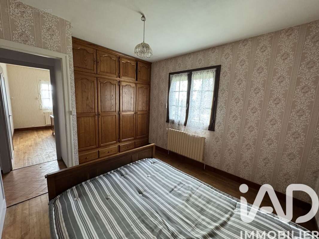 Maison 80 m² à Lussac  - photo 6