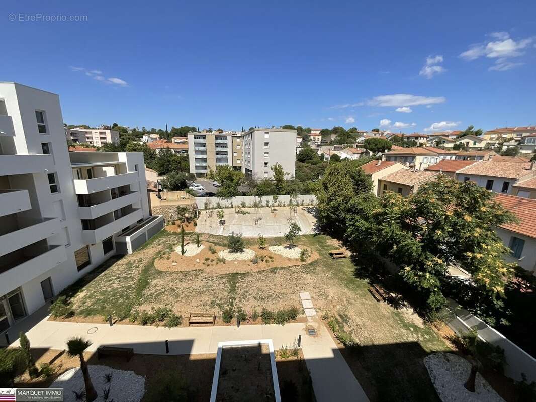 APT T4 offrant 90 m² avec terrasse 15 m² et parking au 4° étage avec ascenseur... - photo 2