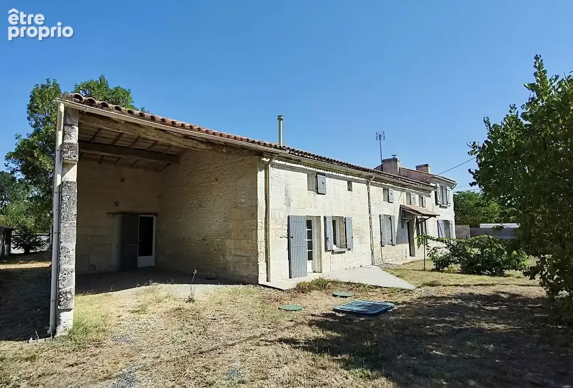 Maison de charme en pierre   216 m2 habitables   Terrain clos de 1 850 m2 - photo 2