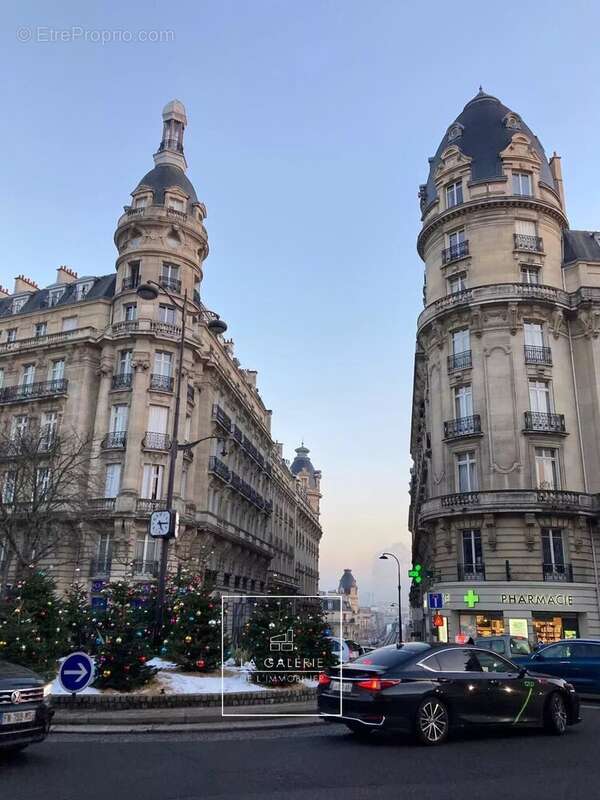 Parking à PARIS-16E