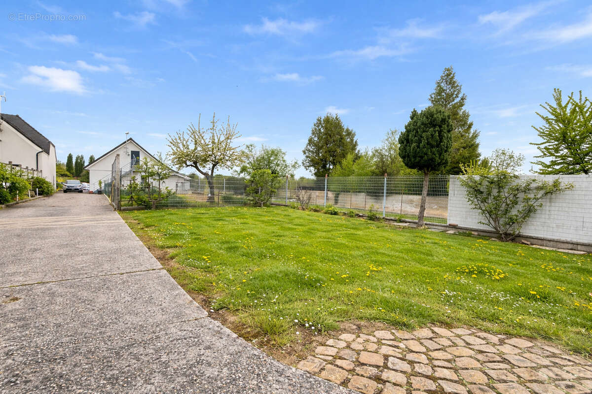 Pavillon individuel 200m2 - jardin - garage - 2 studios - 10 mn amiens - photo 12