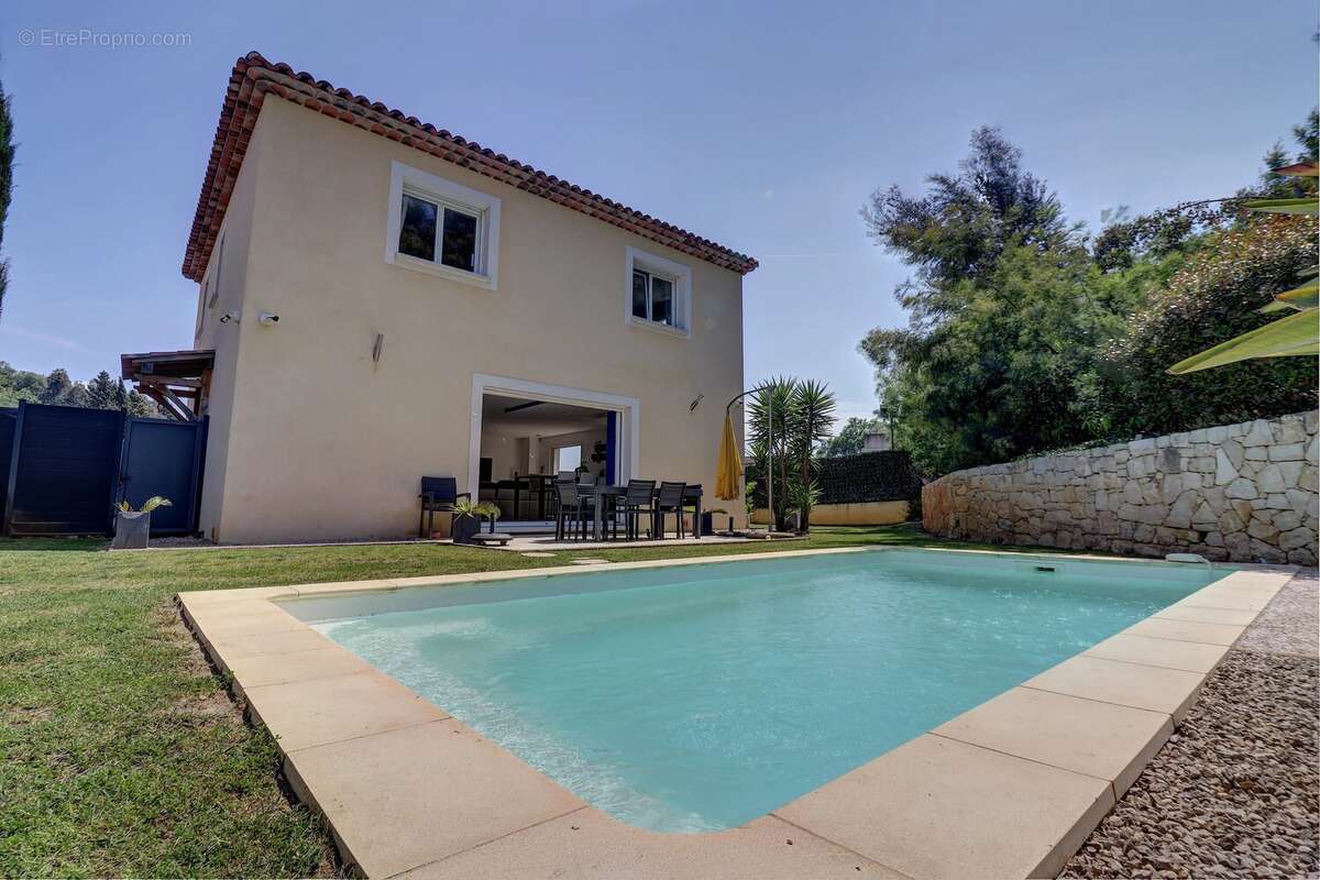 Maison à PEGOMAS