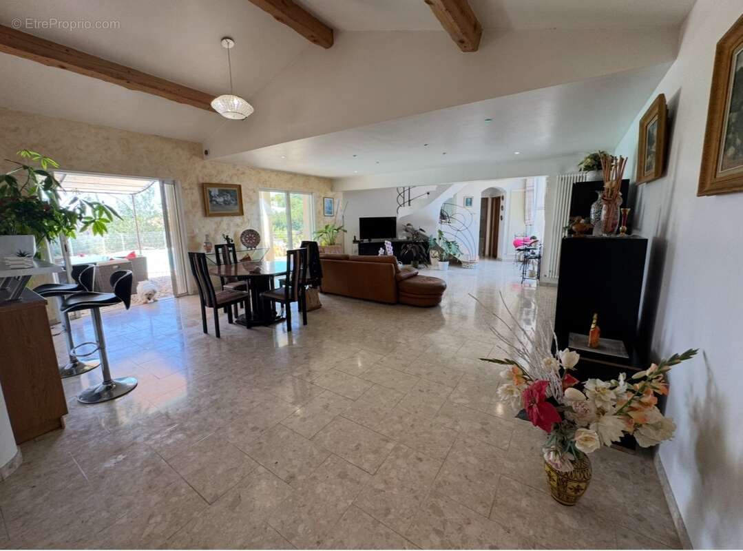 Maison à VILLENEUVE-LES-AVIGNON