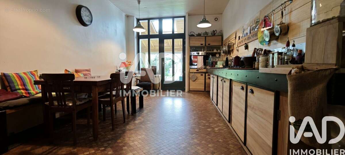 Maison 137 m² à Fontenay-Le-Comte  - photo 3