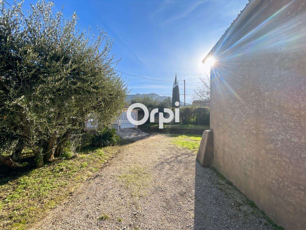 Maison à ROQUEVAIRE