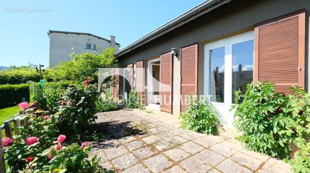 Maison 93 m² à Saint-Etienne  - photo 2