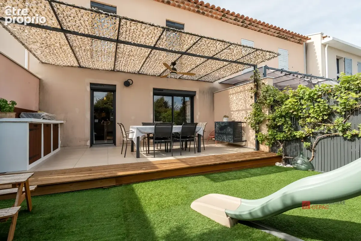 Photo Maison à Le Puy-Sainte-Reparade au prix de 400 000€