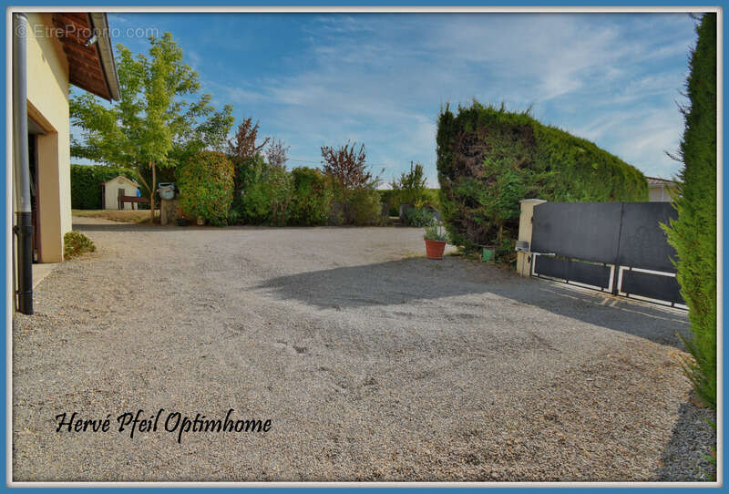 Une maison familiale avec cachet et prestations rénovées-5 pièces ; 135m² sur 1000m² de terrain - photo 7