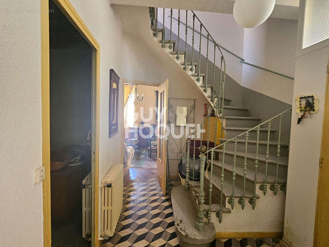 À vendre  Belle maison familiale au coeur de Olonzac - photo 3