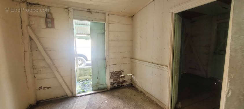 Maison à CAPESTERRE-BELLE-EAU