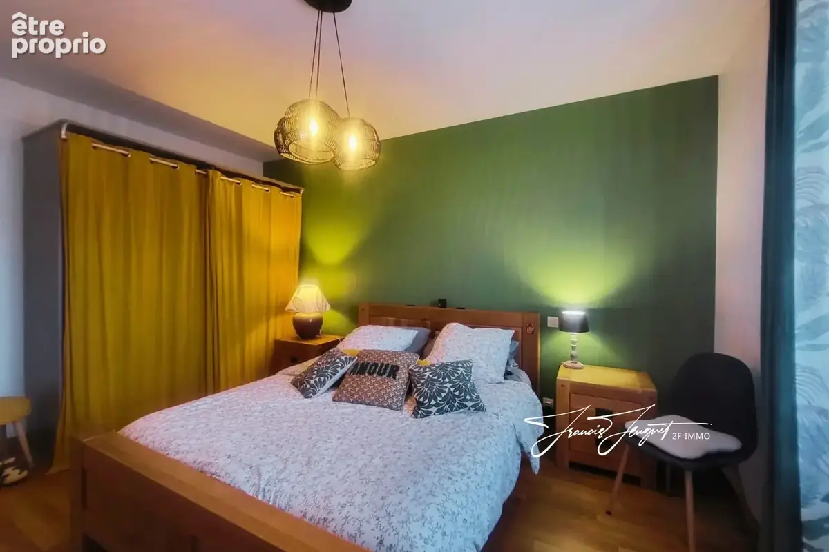 MÉSIGNY - T4 entièrement rénové - Toiture et PAC très récentes - Combles aménageables en appartement locatif - photo 10