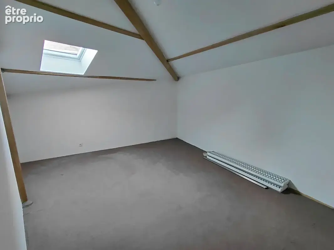 Hyper centre challans loft de 100 m² utile - photo 4