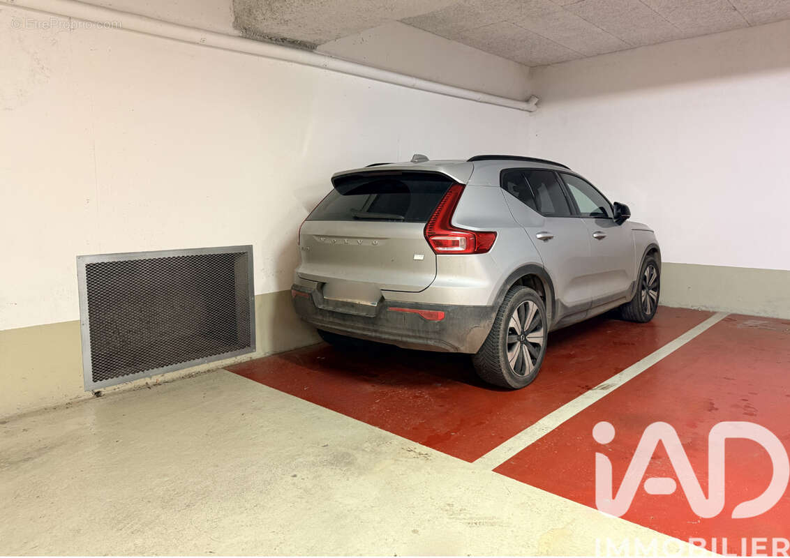 Photo 7 - Parking à PARIS-11E