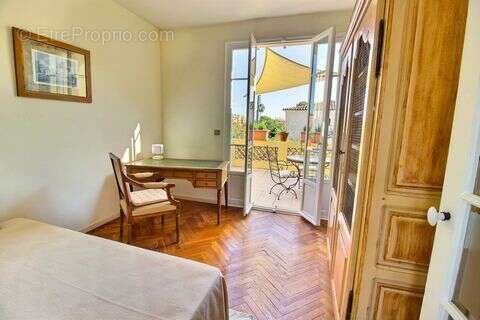 Maison 180 m² à Cagnes-Sur-Mer  - photo 2