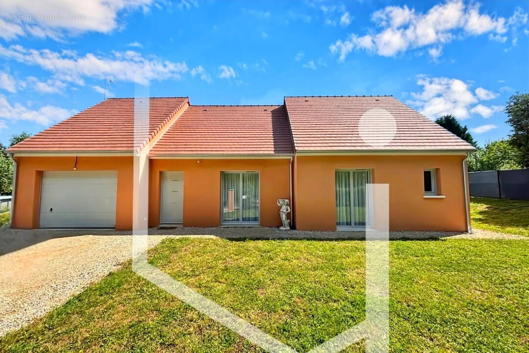 Maison à COSNE-COURS-SUR-LOIRE