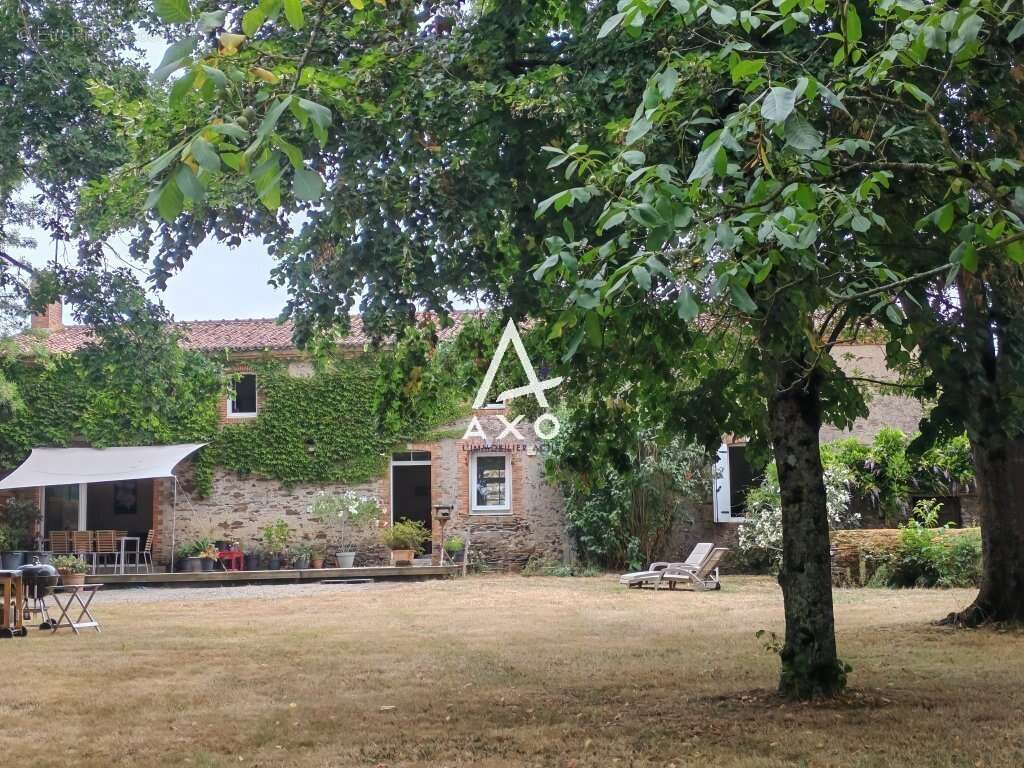 Maison à LE LANDREAU