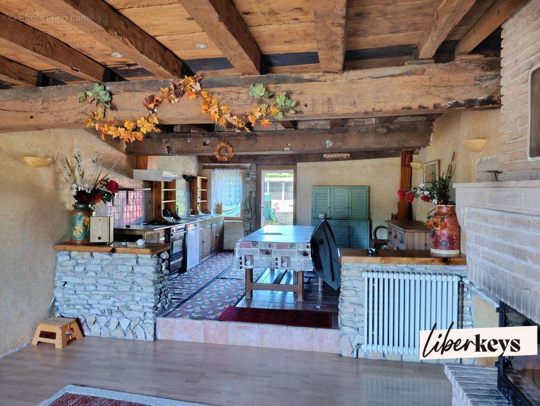 Maison à CHARDONNAY