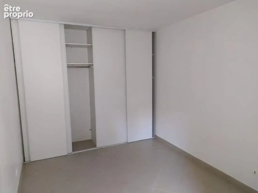 Immeuble compose de 4 appartements et 1 maison avec jardin - photo 10