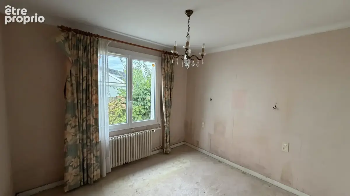 Maison avec garage et dépendance - photo 13