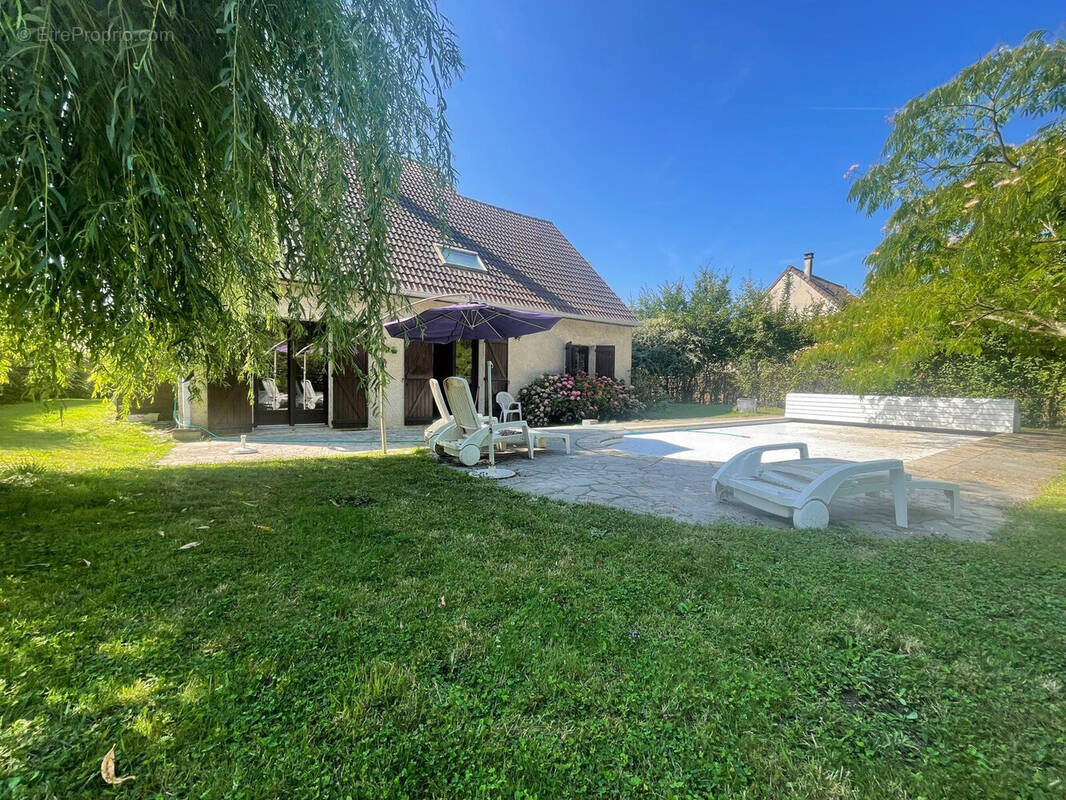 Maison à SAVIGNY-LE-TEMPLE