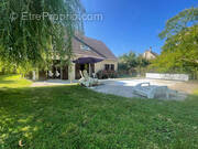 Maison à SAVIGNY-LE-TEMPLE