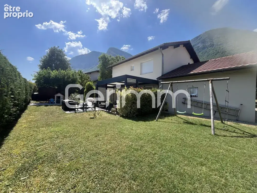 Vente - Maison - 6 pièces + cuisine - 132 m² - 519 000 € - LA - photo 5