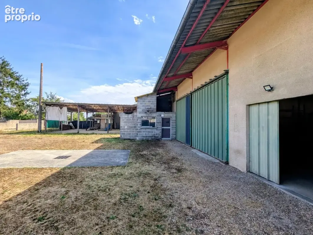 Bâtiment professionnel sur une parcelle de 1000 m² - photo 9