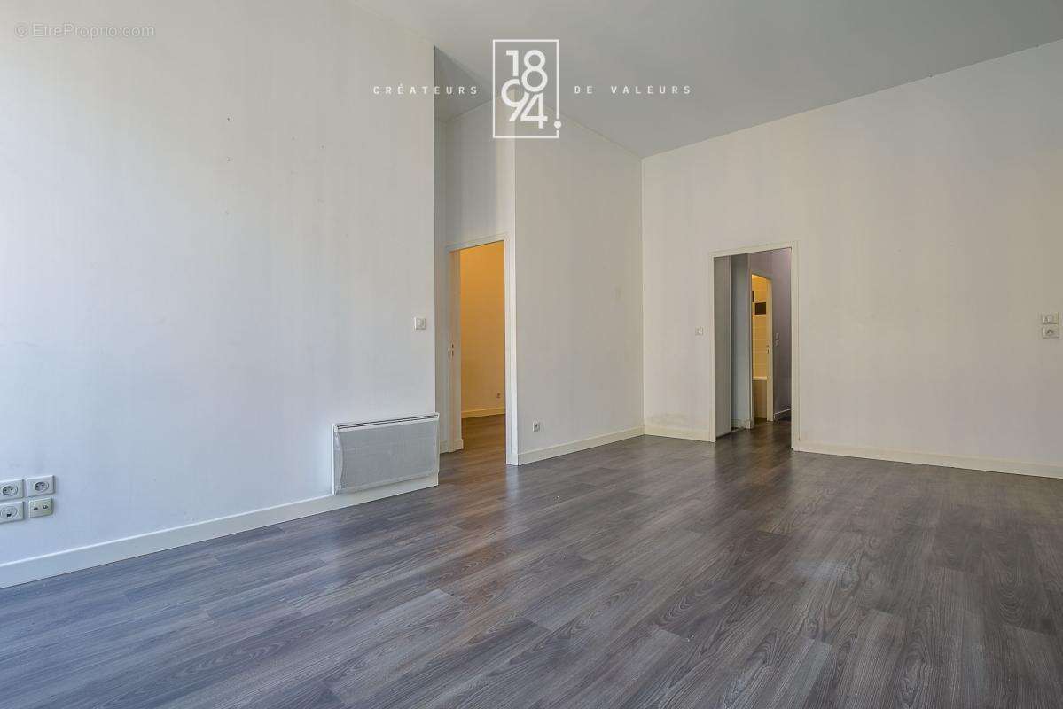 Appartement à MARSEILLE-2E