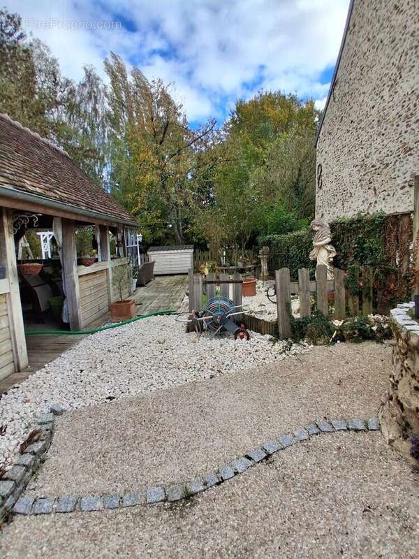 Grande maison de famille sur un joli terrain de 1500 m2 ! - photo 15