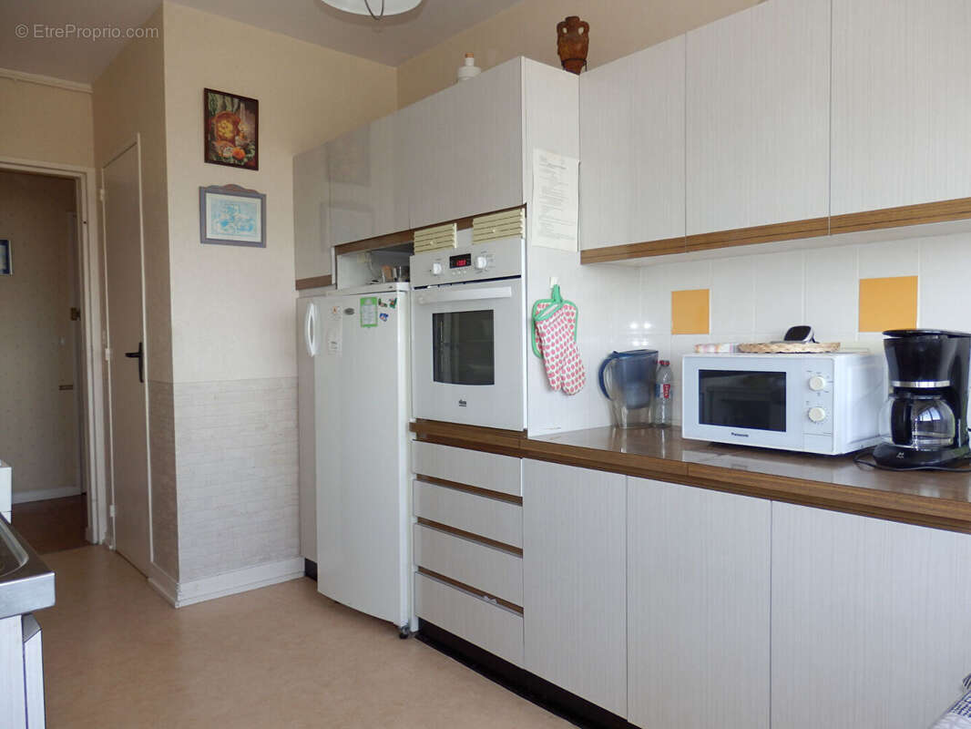EN EXCLUSIVITE - bel appartement T4  avec vue dégagée- LAVAL - photo 2