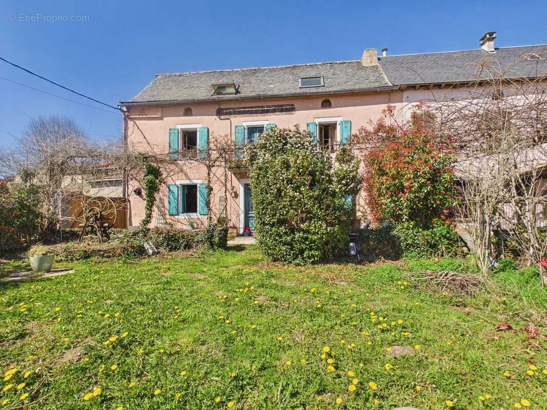 Maison à JOUQUEVIEL