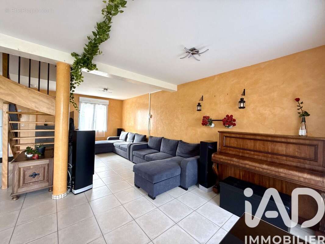 Maison 127 m² à Erceville  - photo 2