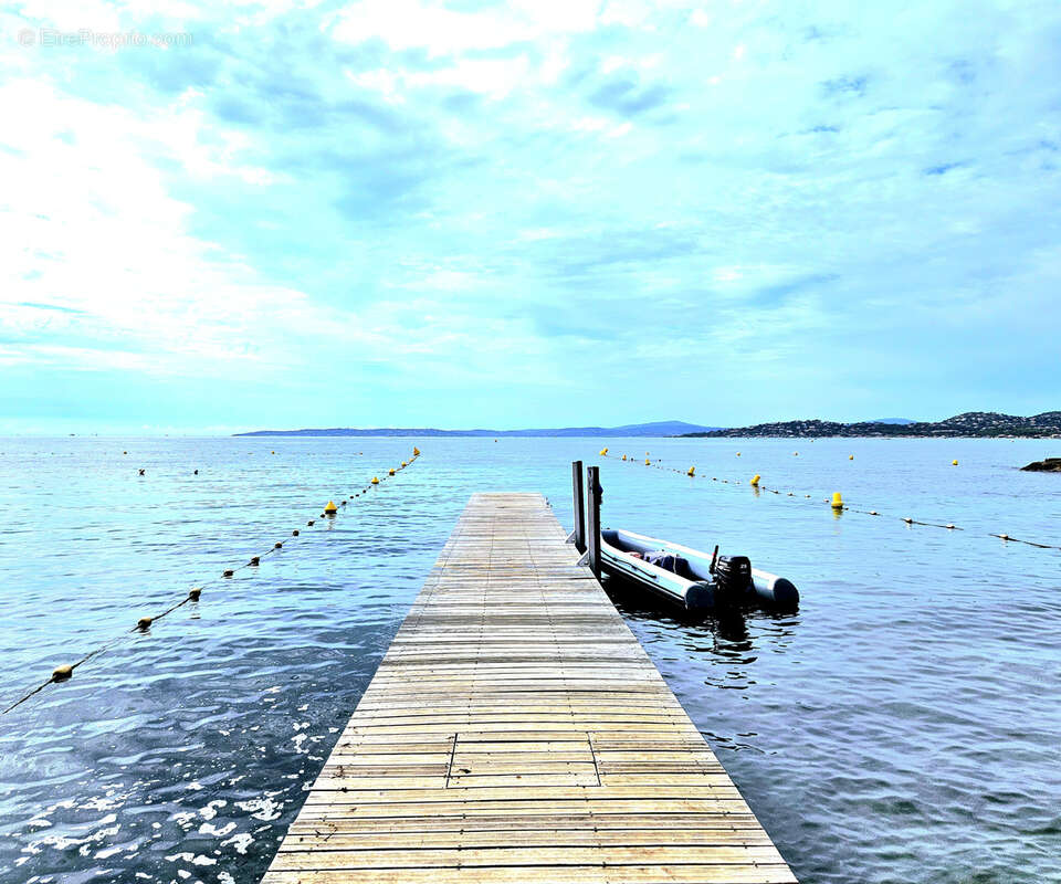 Maison à ROQUEBRUNE-SUR-ARGENS