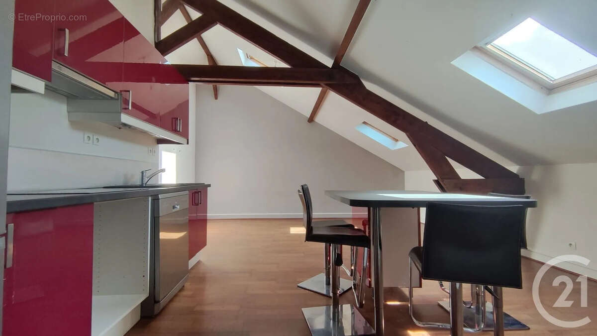 Appartement à BRIE-COMTE-ROBERT