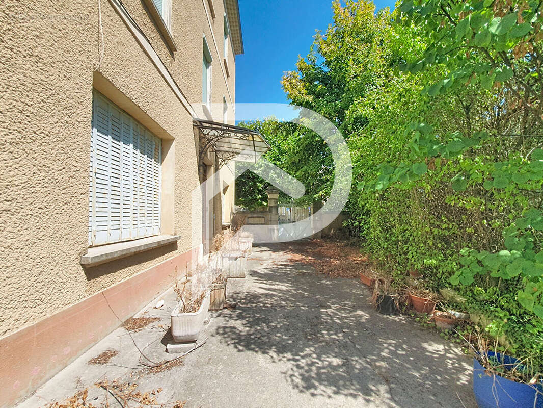 Maison et terrain à vendre Sauzet 12 pièce(s) 276 m2 - photo 11