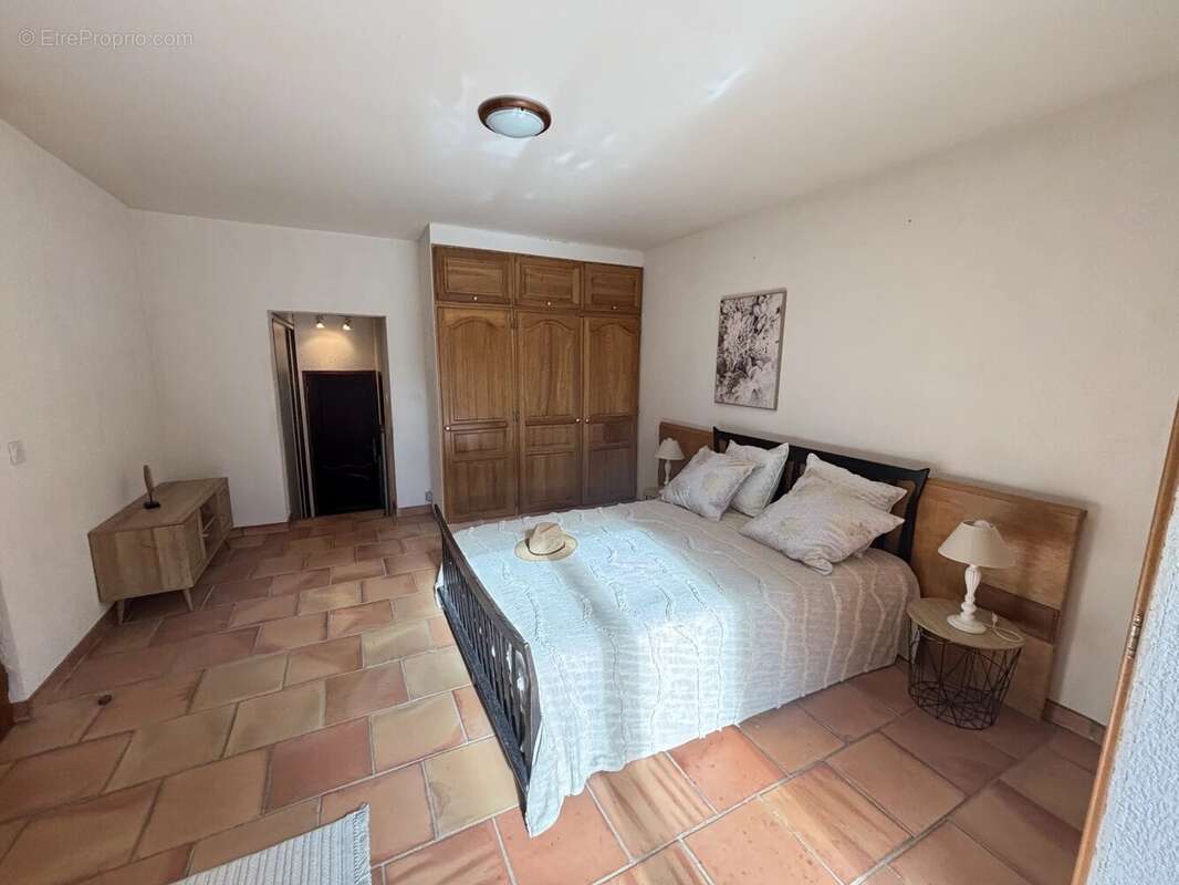 Maison à FIGANIERES